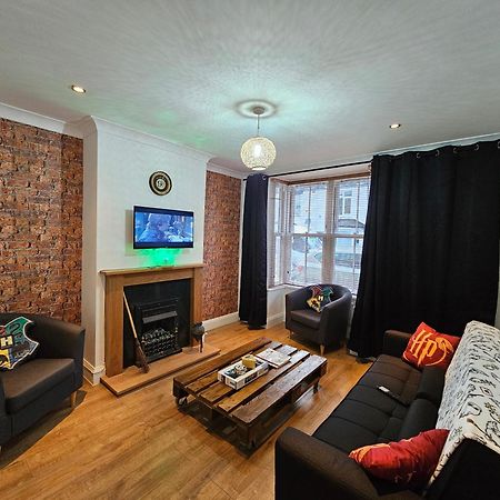 Magical Harry Potter Themed Home In Watford - Free Off-Street Parking מראה חיצוני תמונה