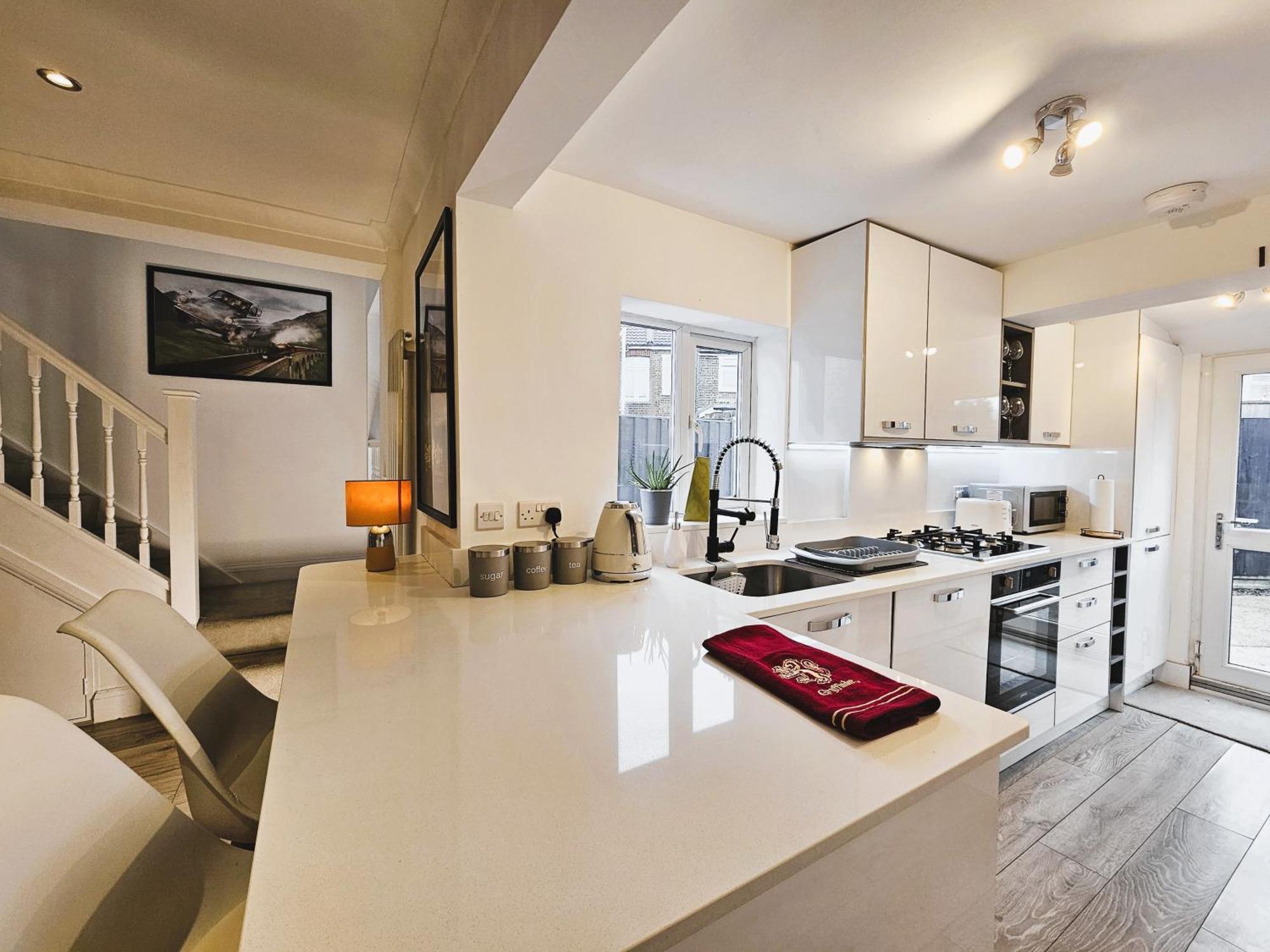 Magical Harry Potter Themed Home In Watford - Free Off-Street Parking מראה חיצוני תמונה